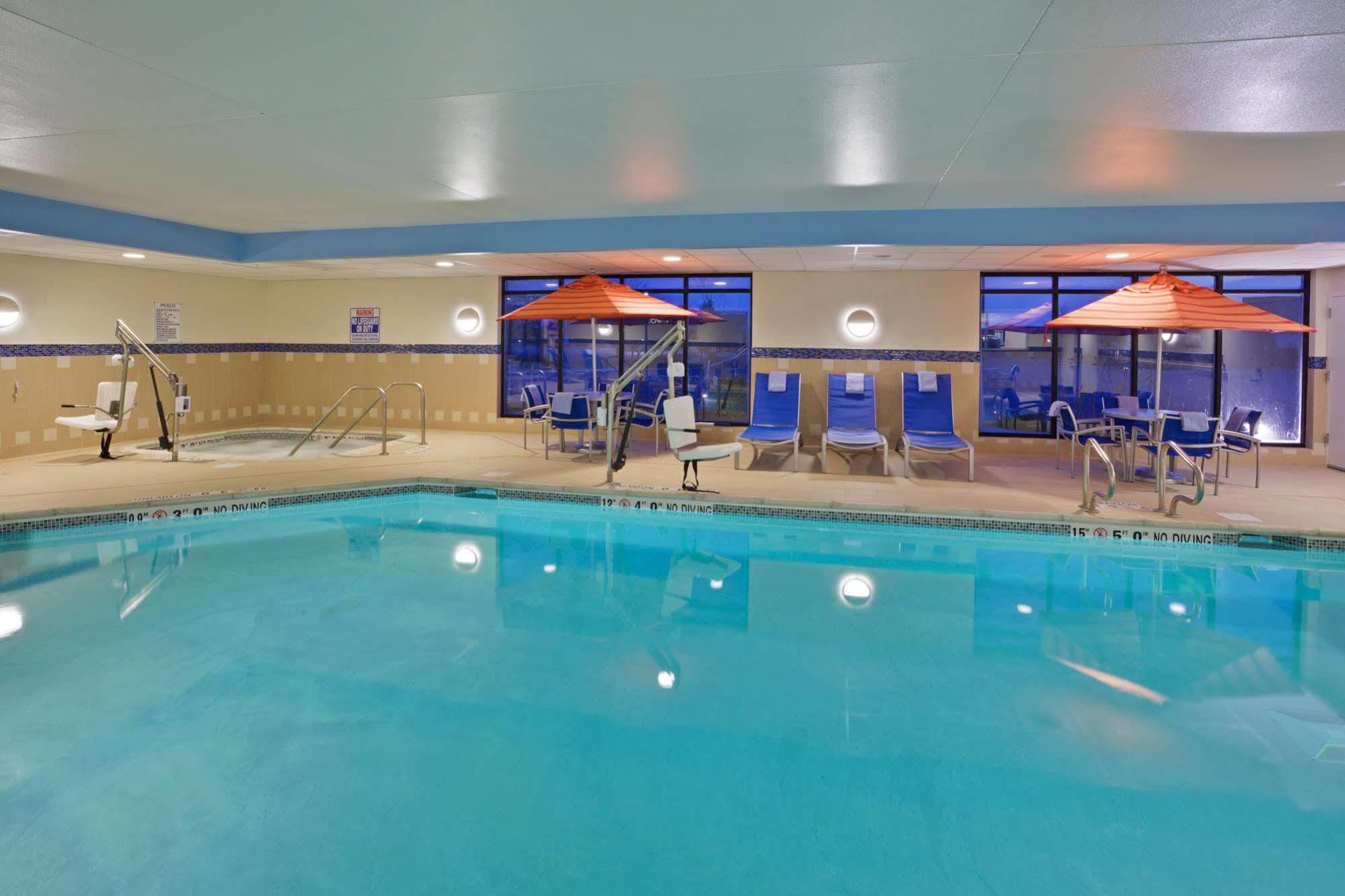 Towneplace Suites Энн-Арбор Экстерьер фото